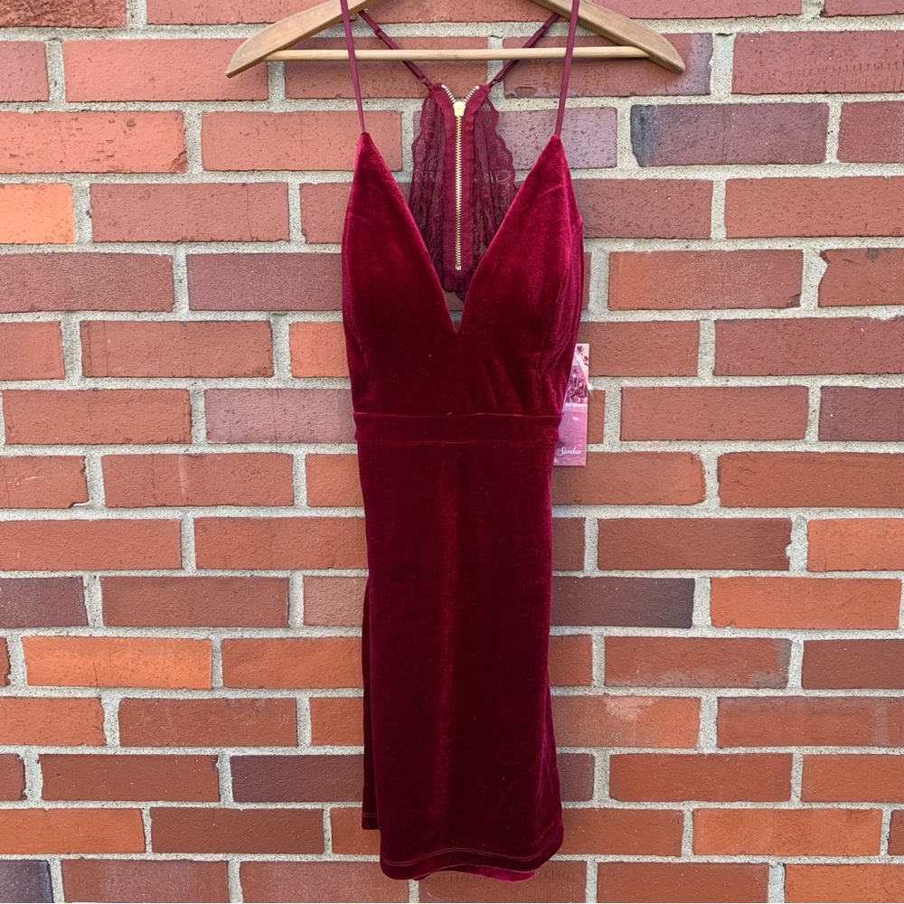 New Emerald Sundae maroon formal dress- M